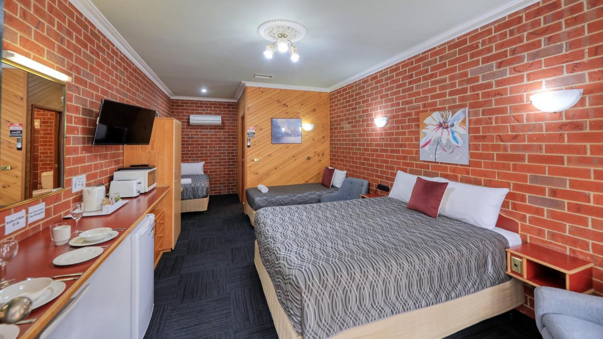 Elms Motor Inn Tumut Exterior foto